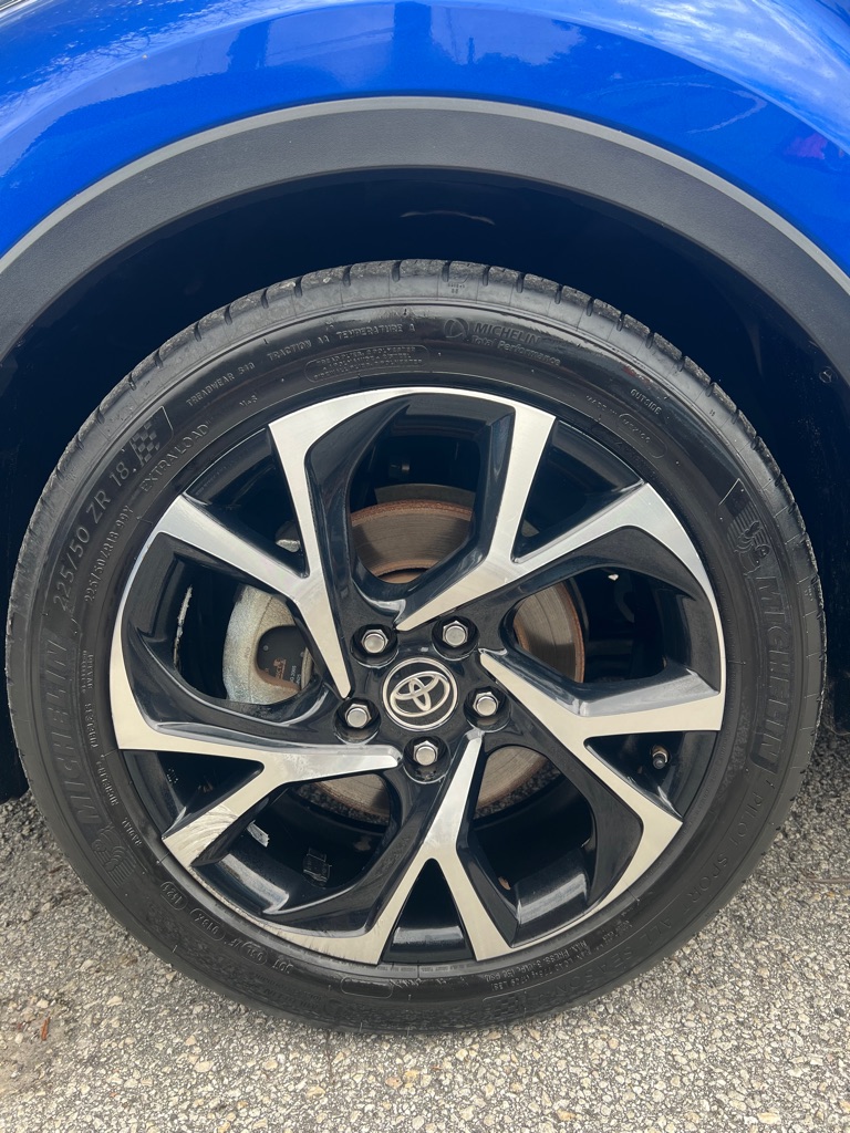 Photo 4 of this TOYOTA C-HR
