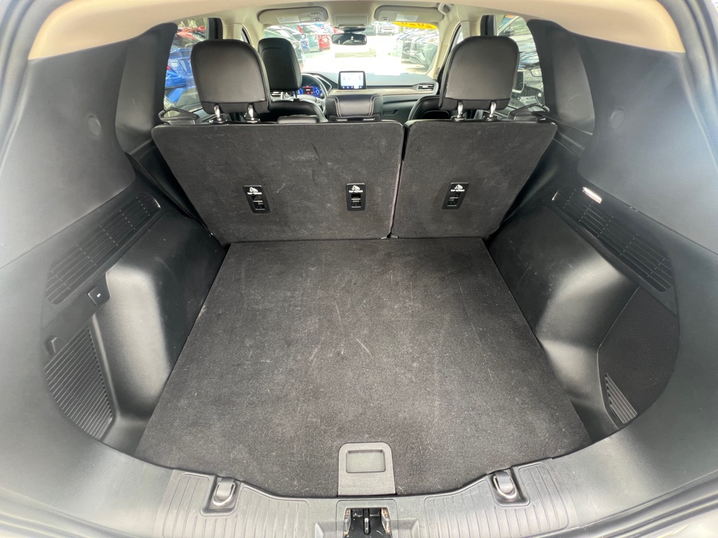 Photo 31 of this FORD ESCAPE