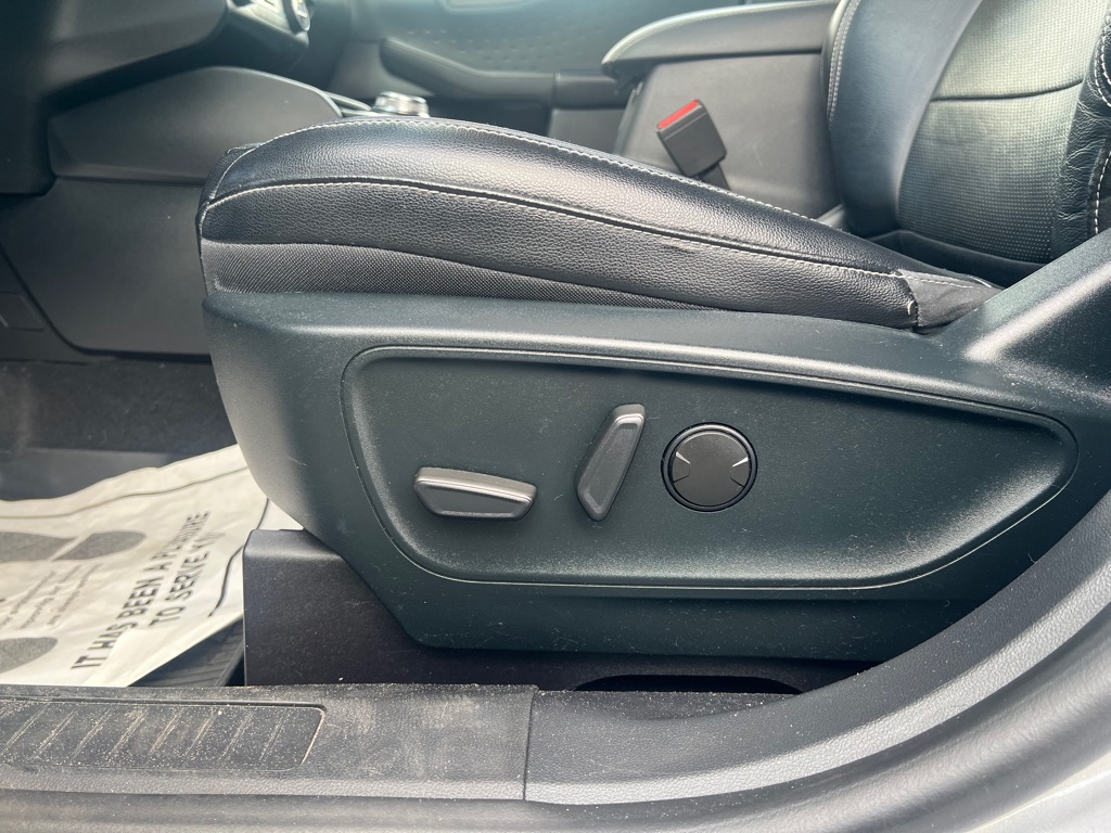 Photo 52 of this FORD ESCAPE