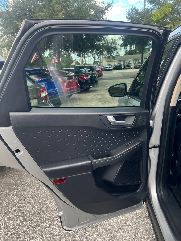 Photo 41 of this FORD ESCAPE