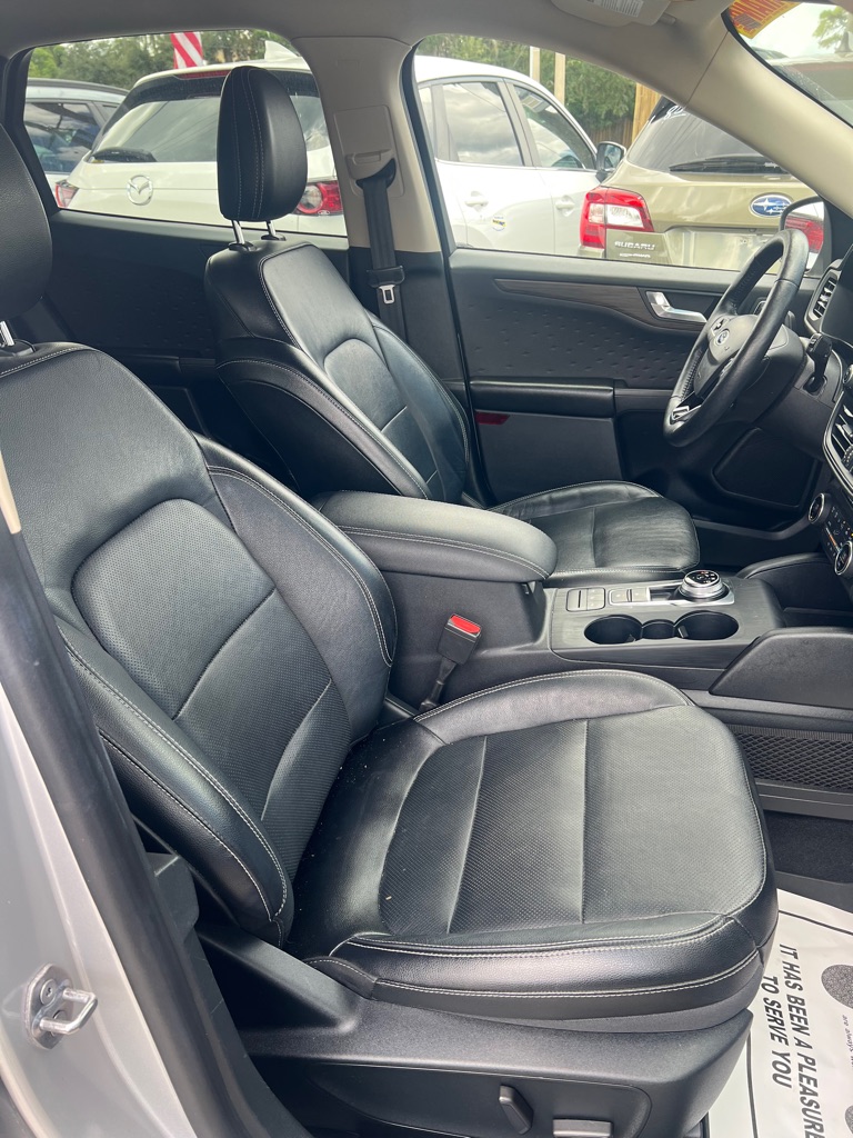 Photo 37 of this FORD ESCAPE