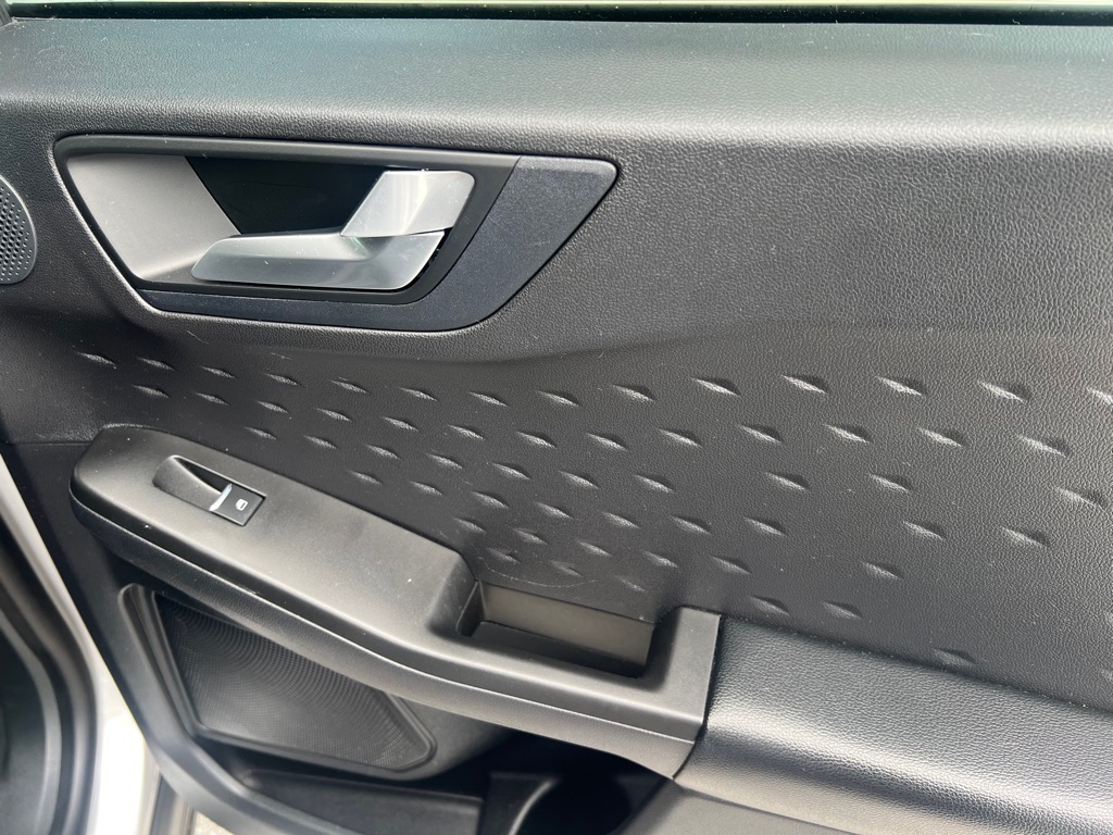 Photo 39 of this FORD ESCAPE