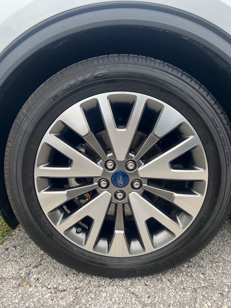Photo 8 of this FORD ESCAPE