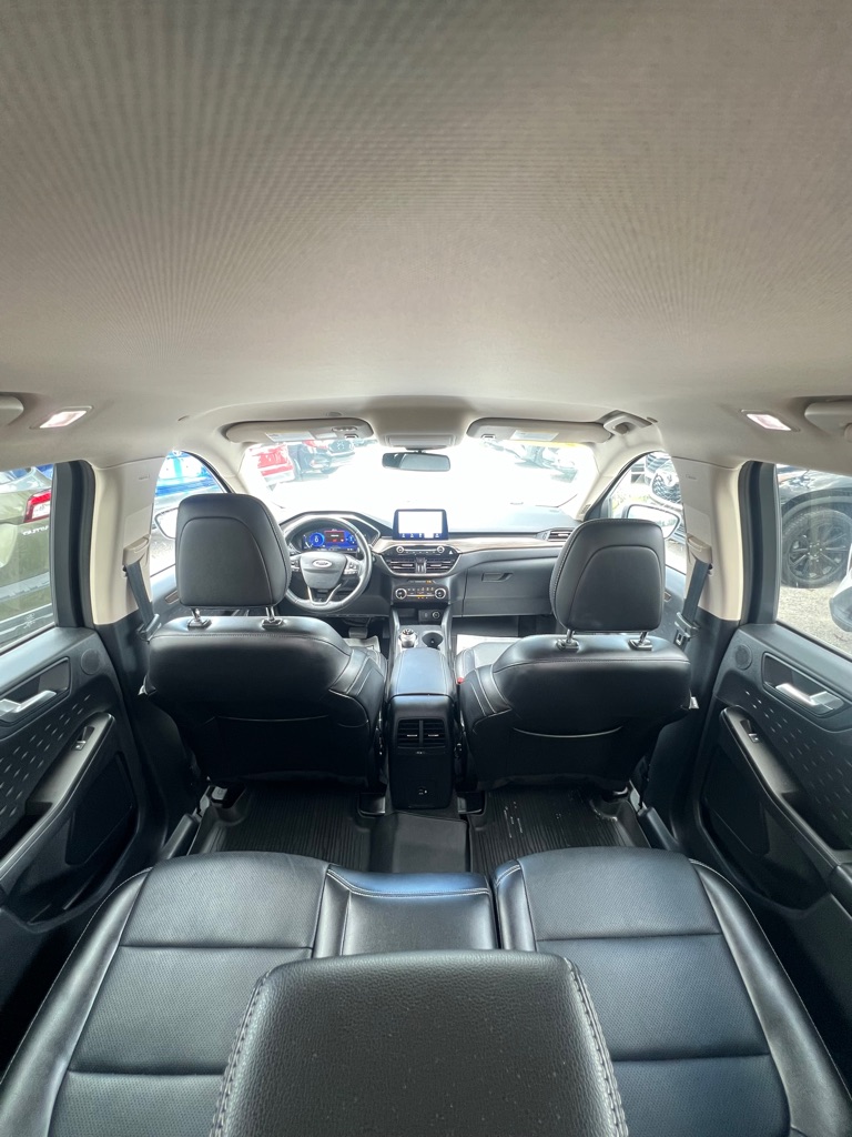 Photo 32 of this FORD ESCAPE