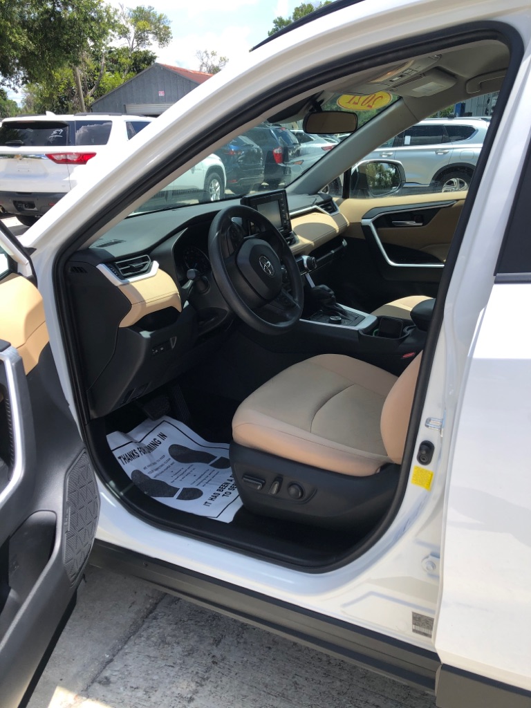 Photo 6 of this TOYOTA RAV4