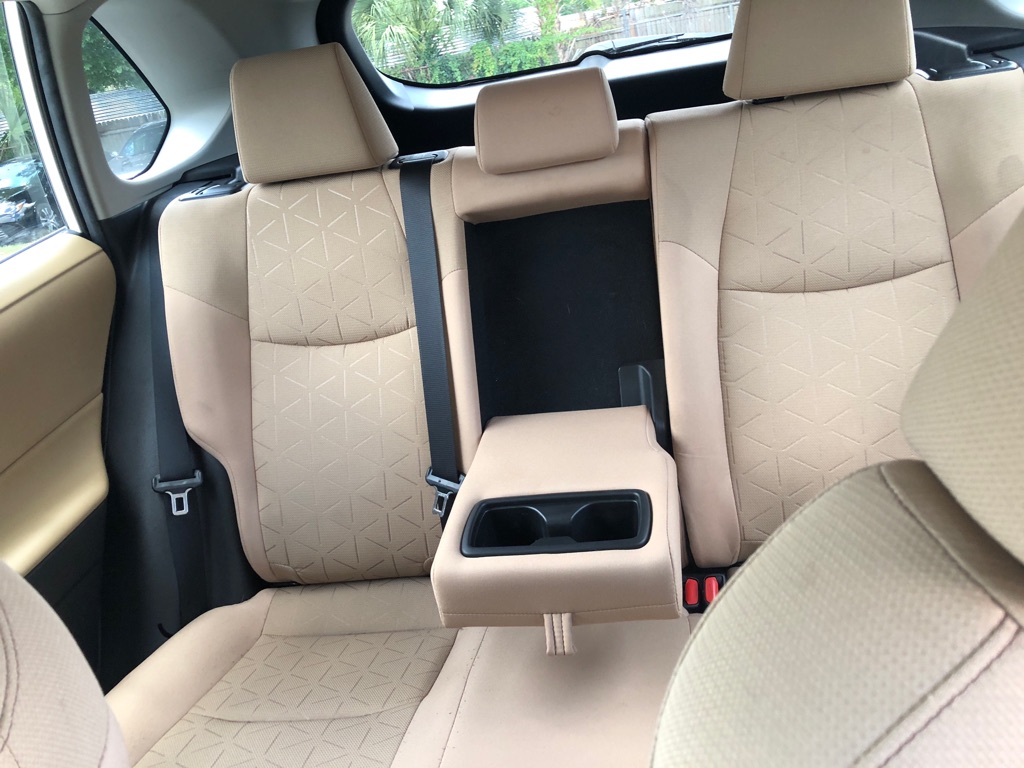 Photo 25 of this TOYOTA RAV4