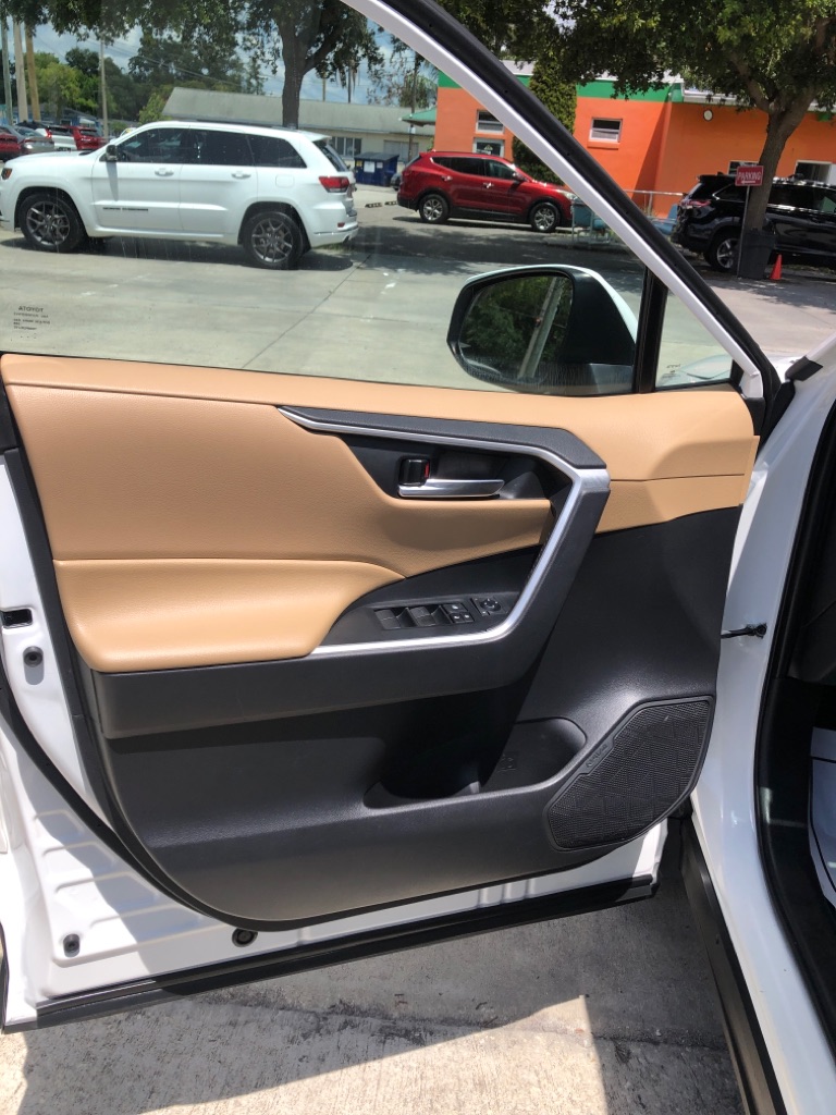 Photo 15 of this TOYOTA RAV4
