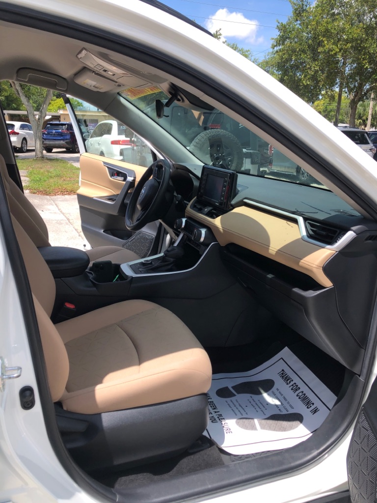 Photo 10 of this TOYOTA RAV4