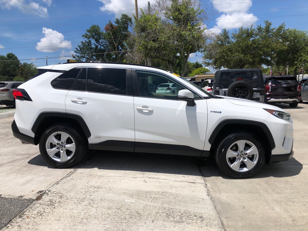 Photo 2 of this TOYOTA RAV4