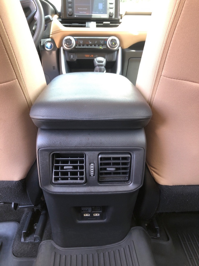 Photo 11 of this TOYOTA RAV4