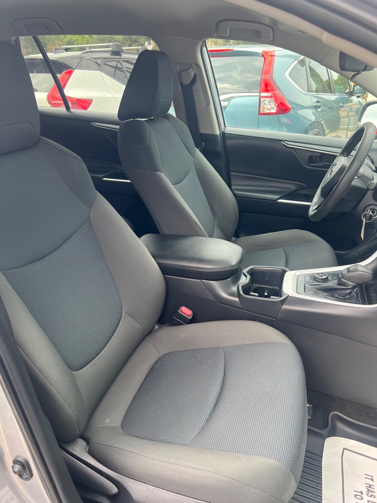 Photo 15 of this TOYOTA RAV4