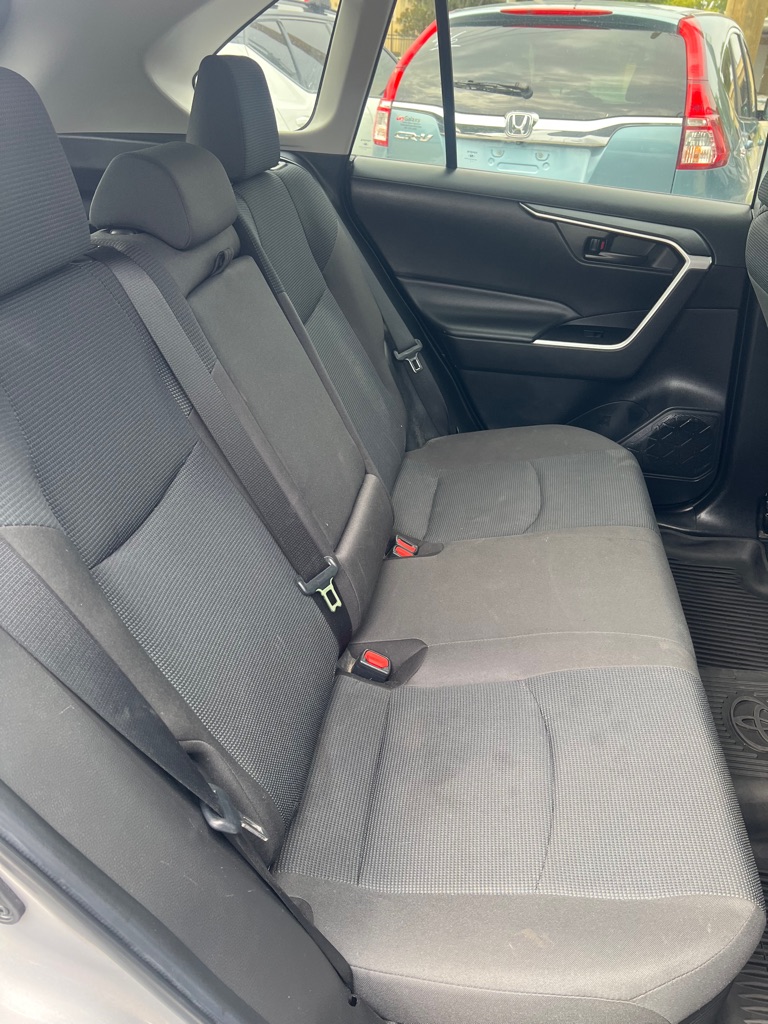Photo 17 of this TOYOTA RAV4