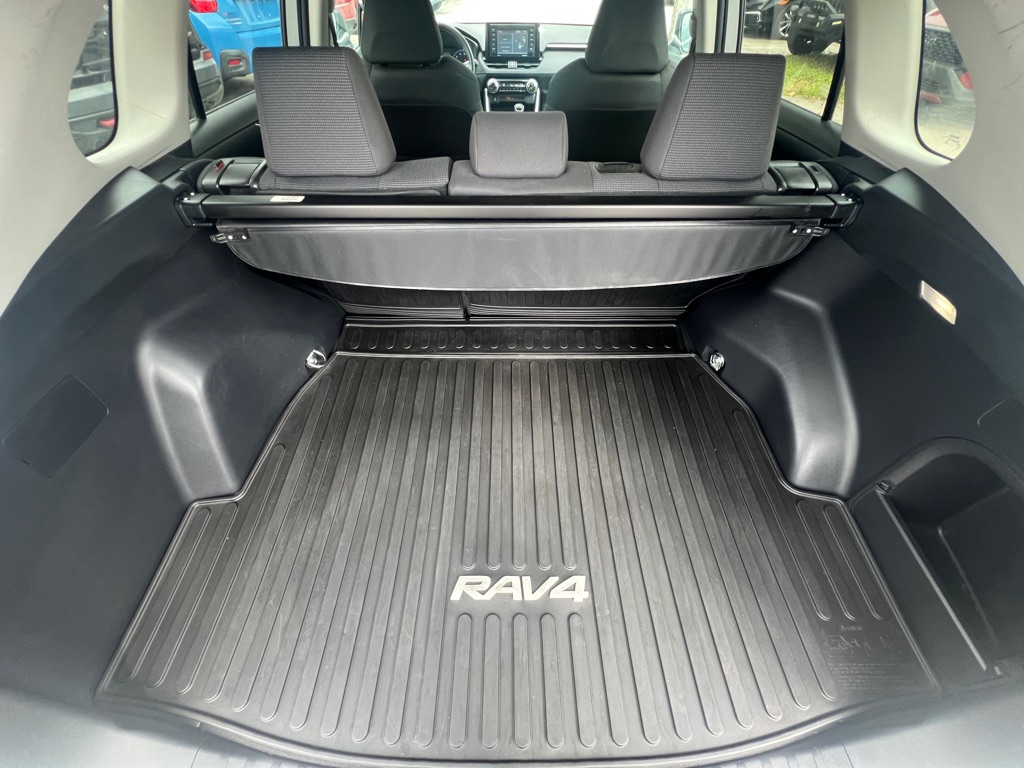 Photo 9 of this TOYOTA RAV4
