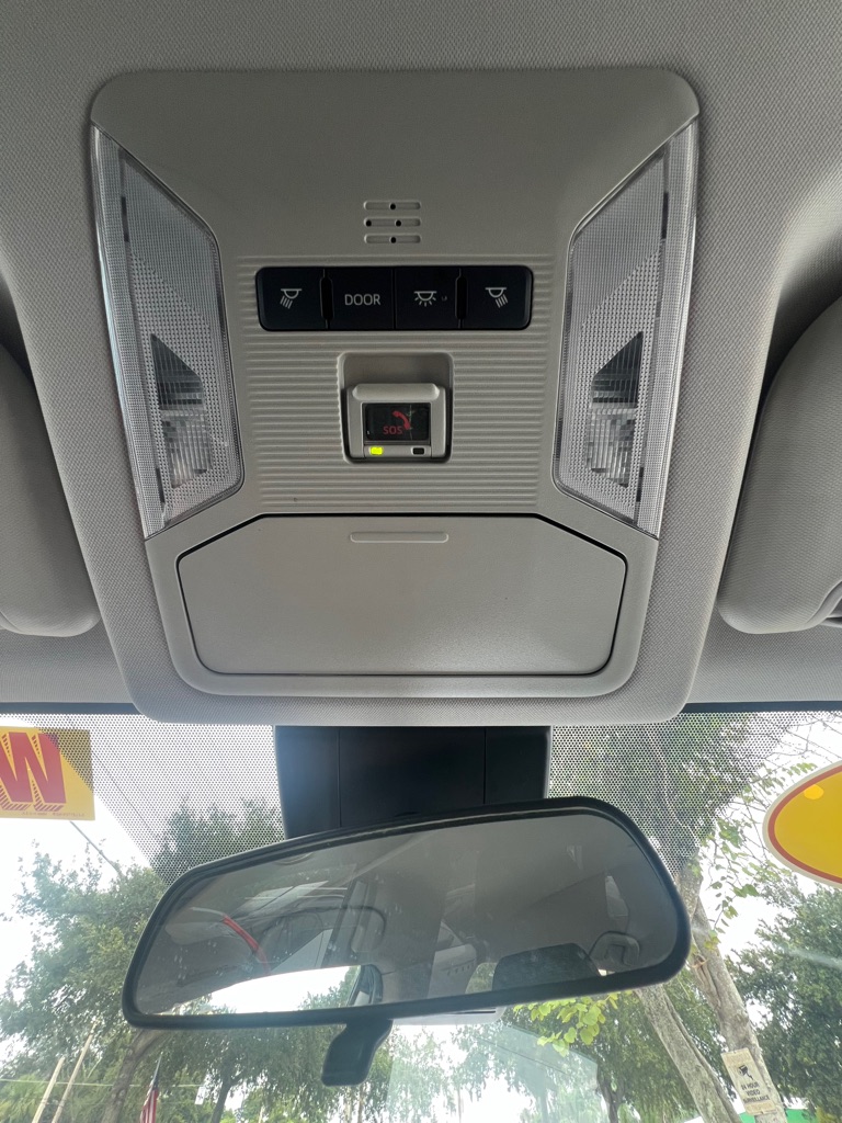 Photo 35 of this TOYOTA RAV4