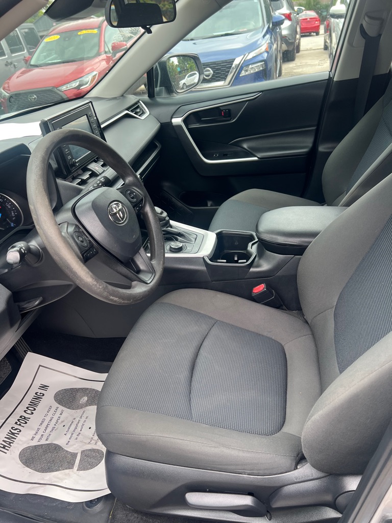 Photo 29 of this TOYOTA RAV4