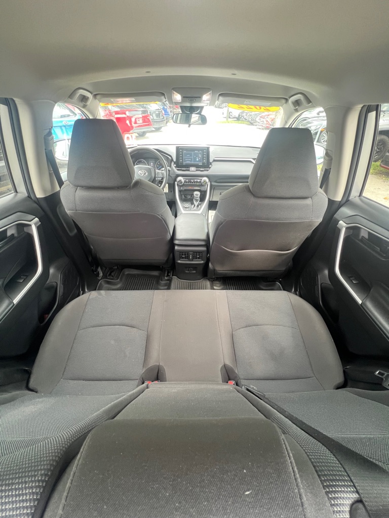 Photo 10 of this TOYOTA RAV4
