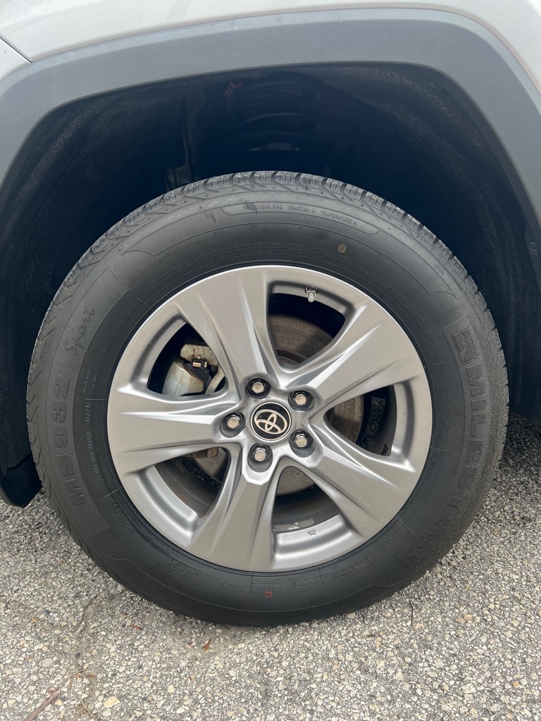 Photo 4 of this TOYOTA RAV4