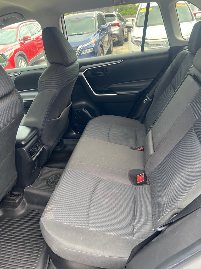 Photo 19 of this TOYOTA RAV4