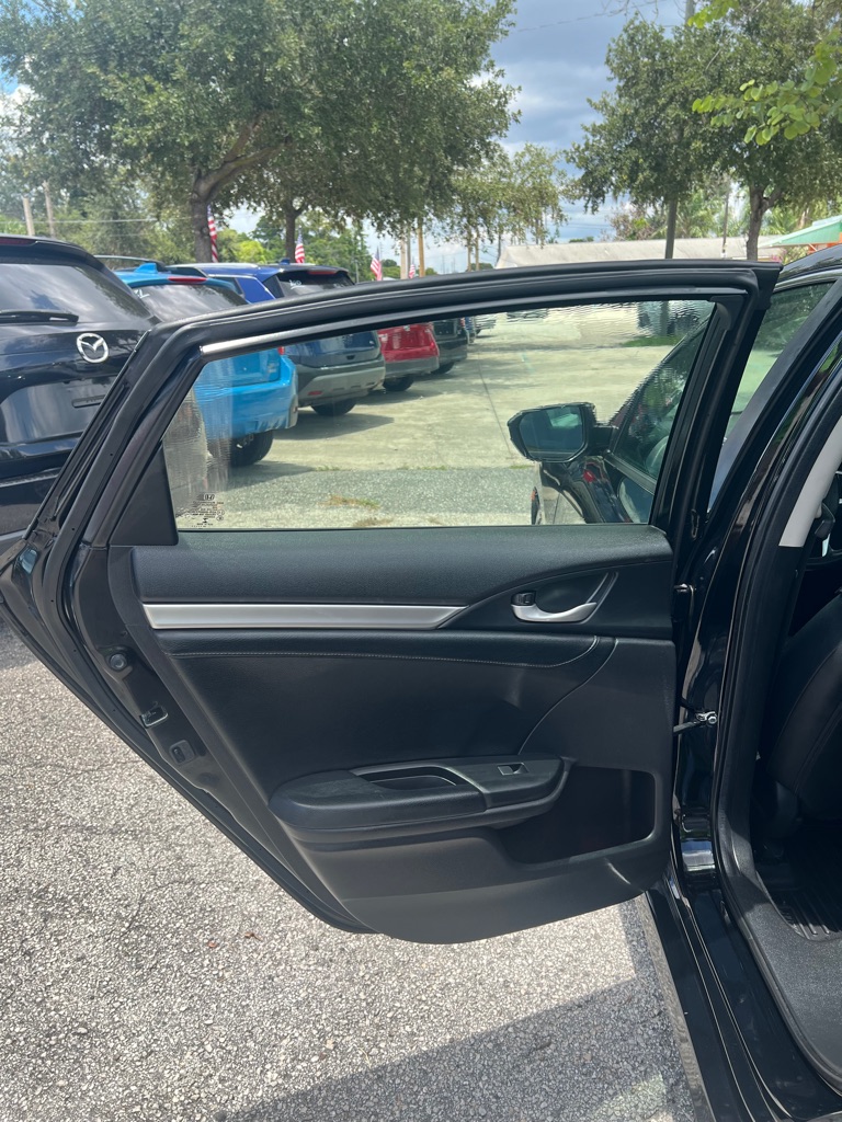 Photo 16 of this HONDA CIVIC