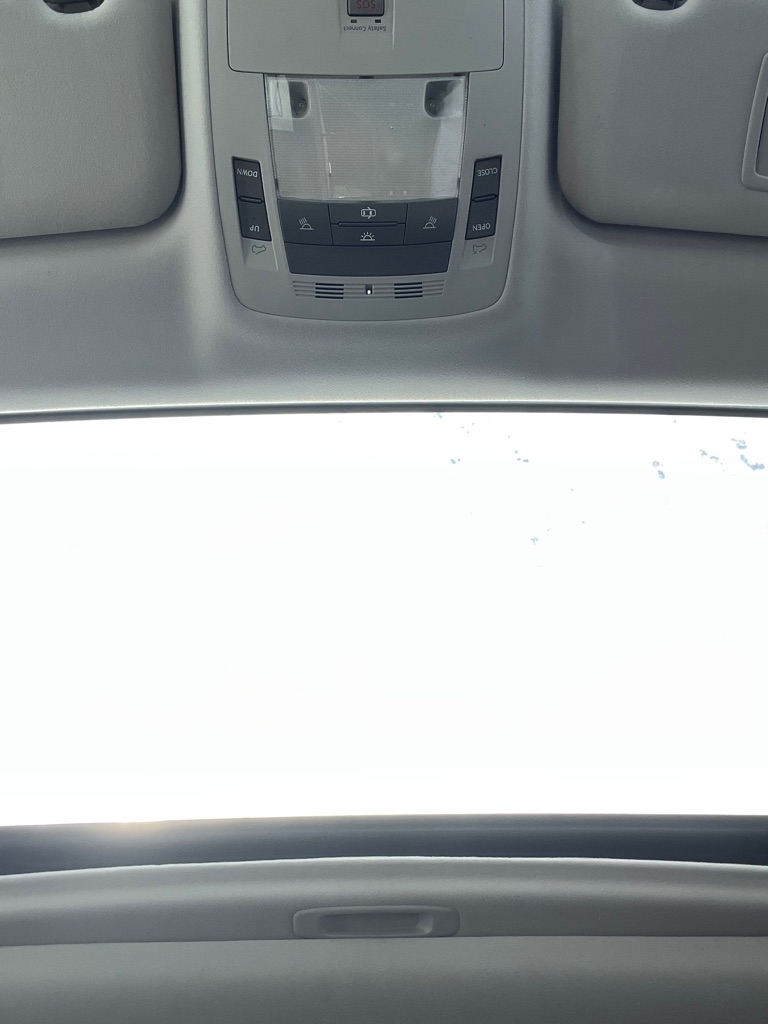 Photo 32 of this LEXUS RX