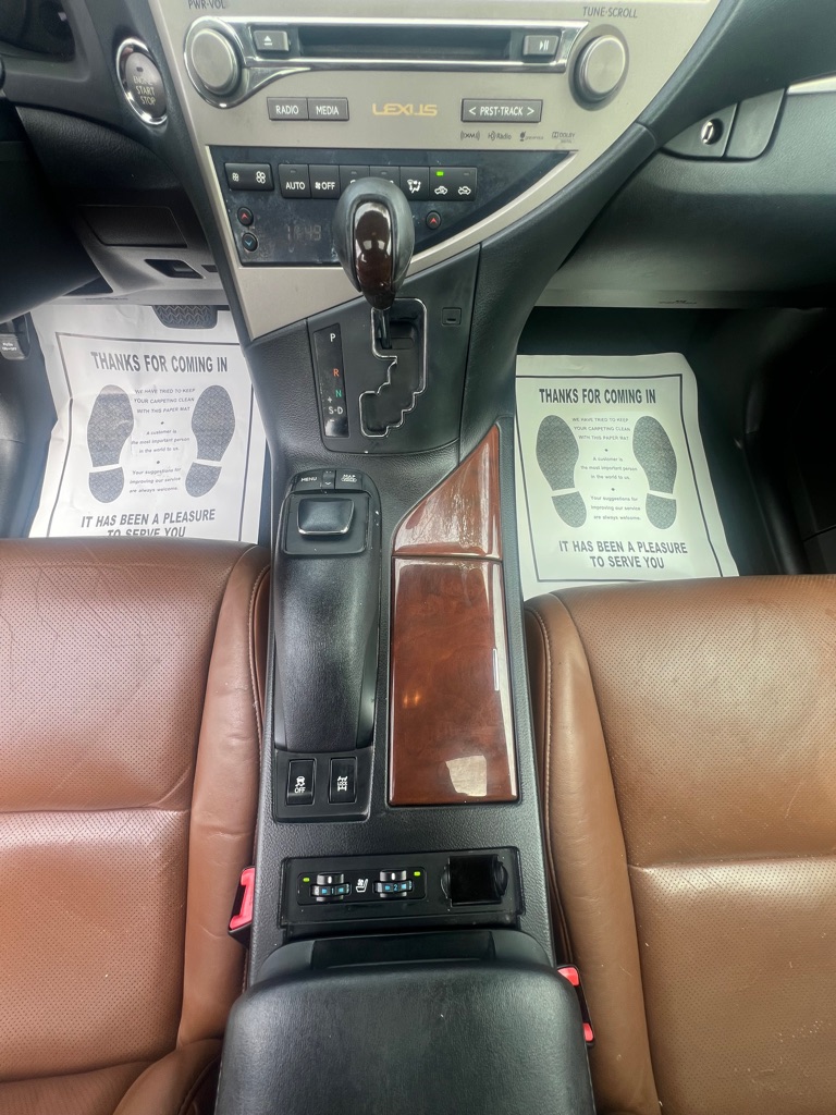Photo 36 of this LEXUS RX