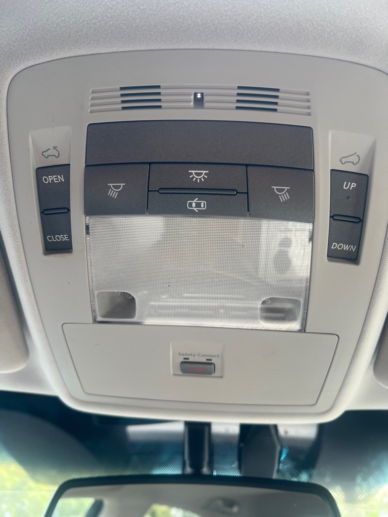 Photo 33 of this LEXUS RX