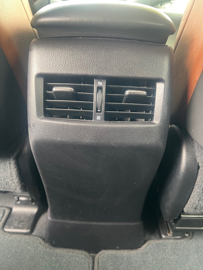 Photo 20 of this LEXUS RX