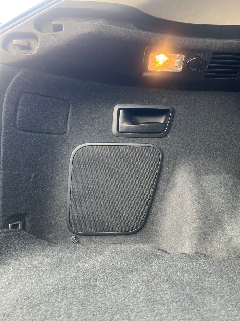 Photo 8 of this LEXUS RX
