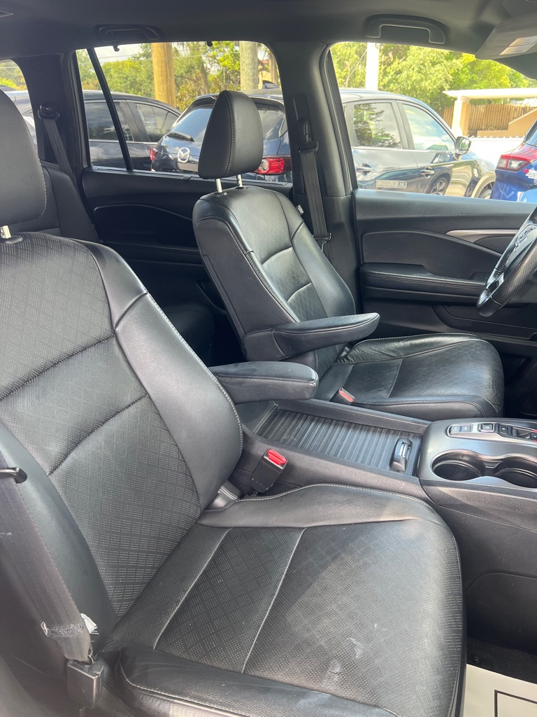 Photo 16 of this HONDA PASSPORT