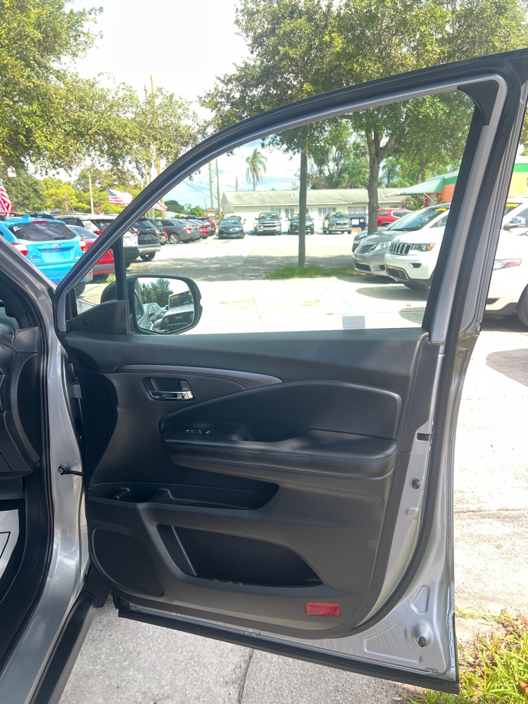 Photo 15 of this HONDA PASSPORT