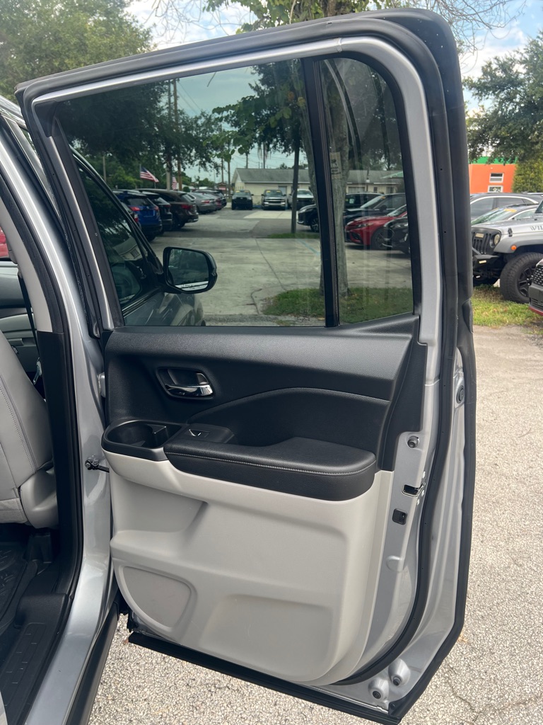 Photo 13 of this HONDA RIDGELINE