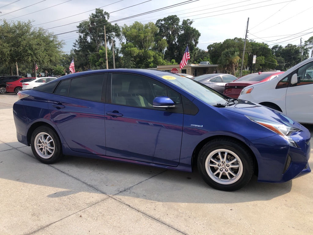 Photo 2 of this TOYOTA PRIUS