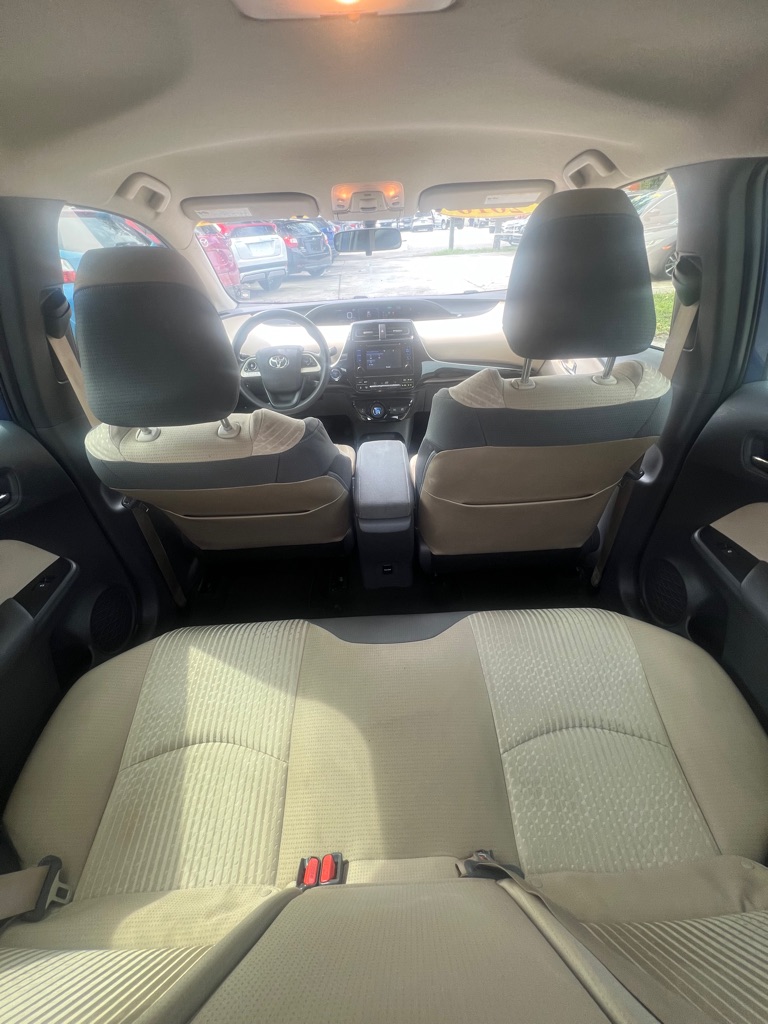 Photo 35 of this TOYOTA PRIUS