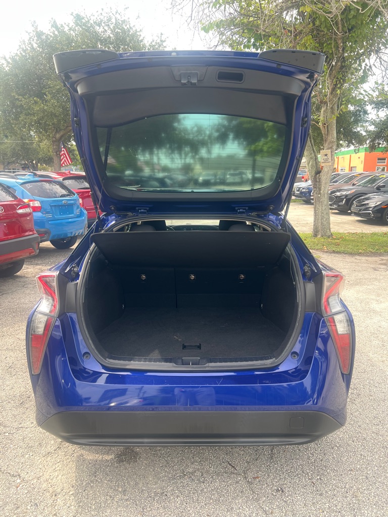 Photo 33 of this TOYOTA PRIUS