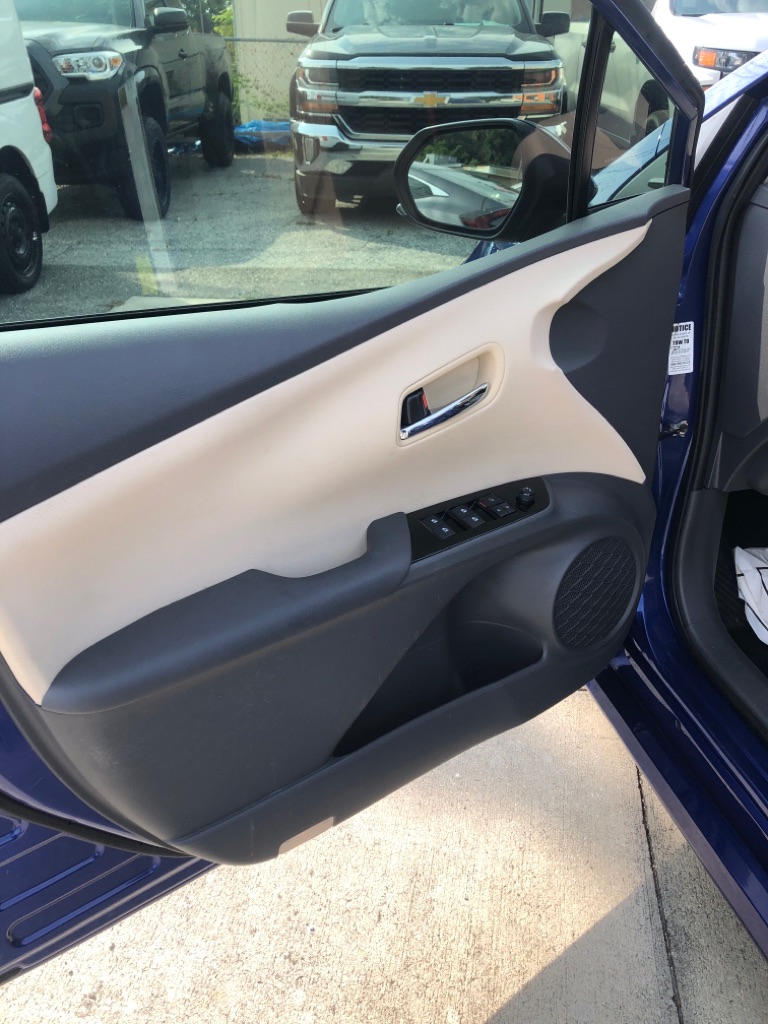 Photo 16 of this TOYOTA PRIUS