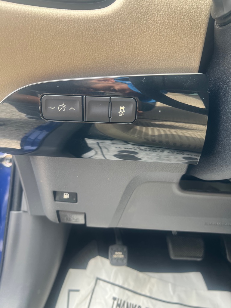 Photo 48 of this TOYOTA PRIUS