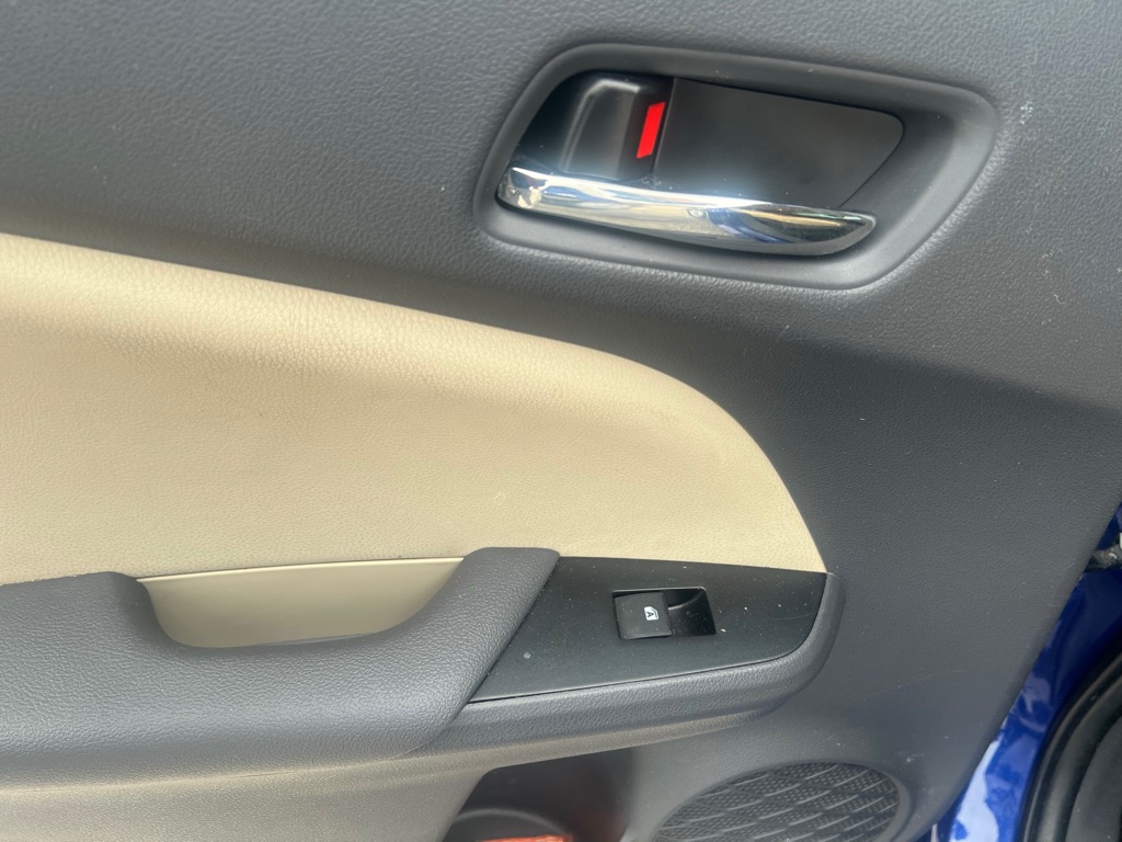 Photo 44 of this TOYOTA PRIUS