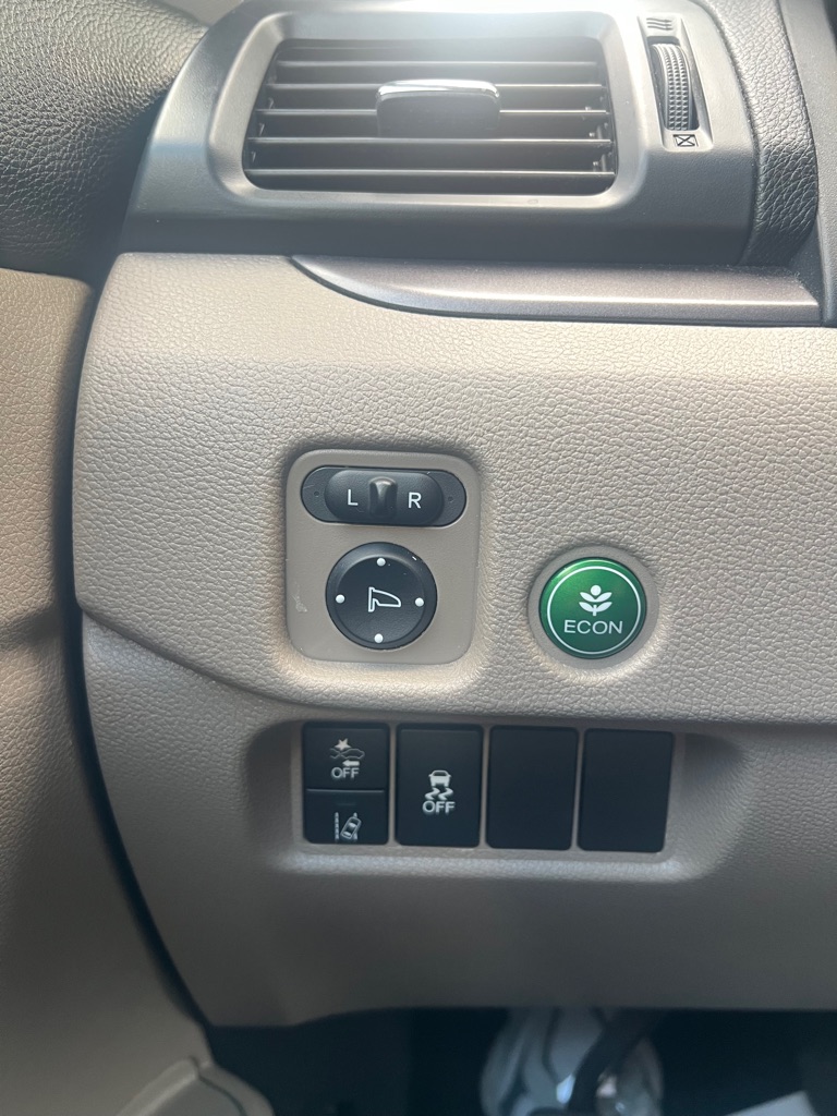 Photo 30 of this HONDA PILOT