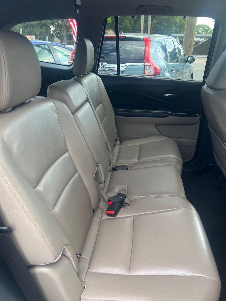 Photo 19 of this HONDA PILOT