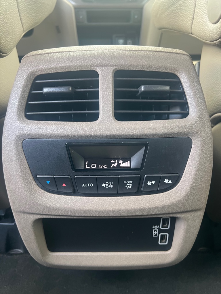 Photo 23 of this HONDA PILOT