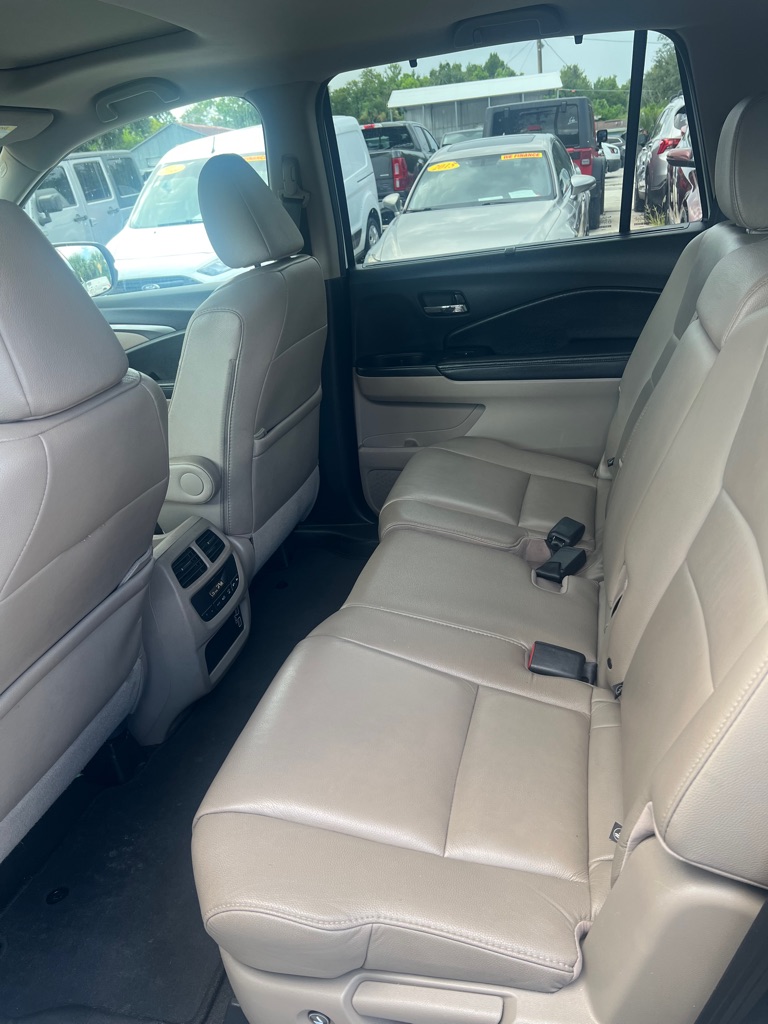 Photo 22 of this HONDA PILOT
