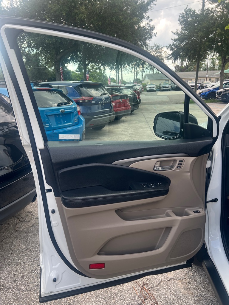 Photo 28 of this HONDA PILOT