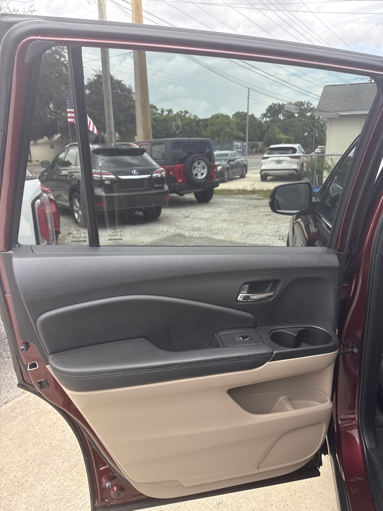 Photo 21 of this HONDA PILOT