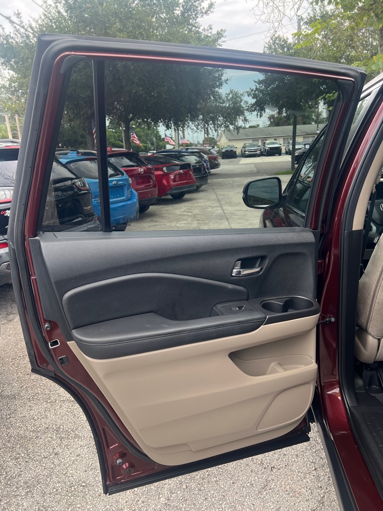 Photo 48 of this HONDA PILOT