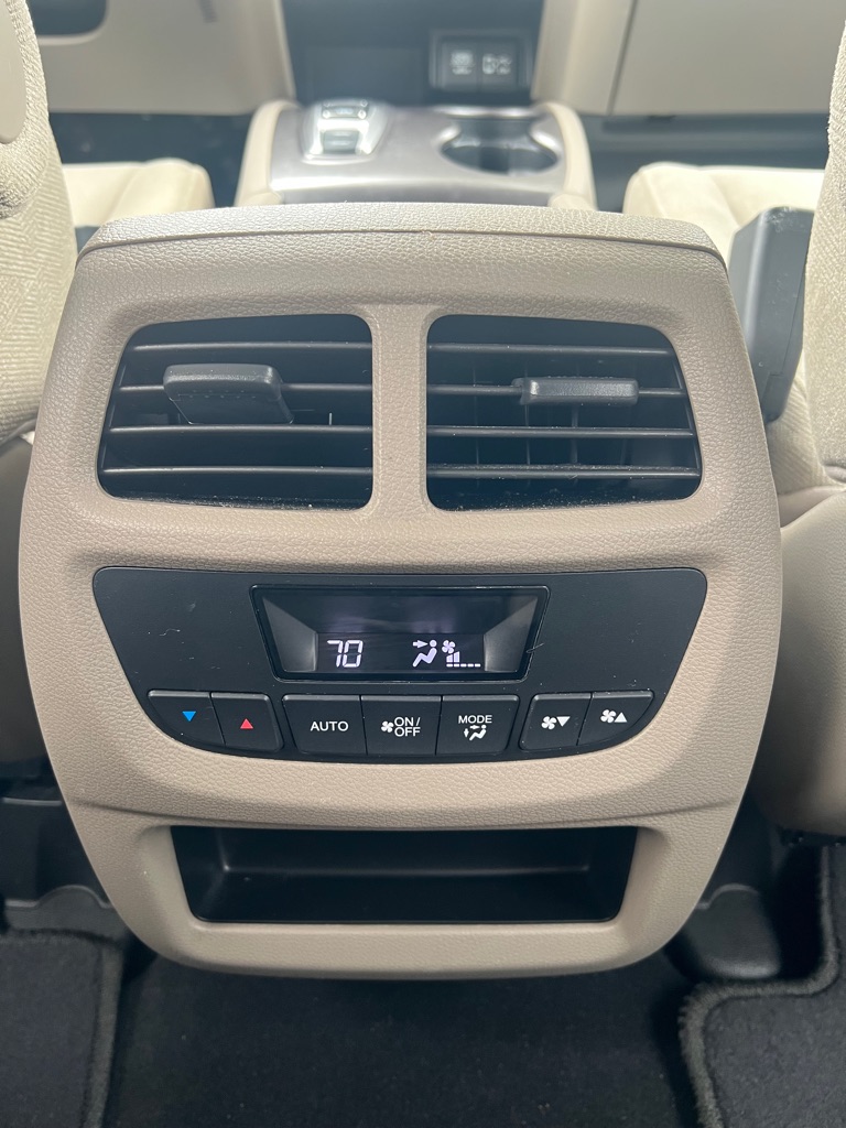 Photo 52 of this HONDA PILOT