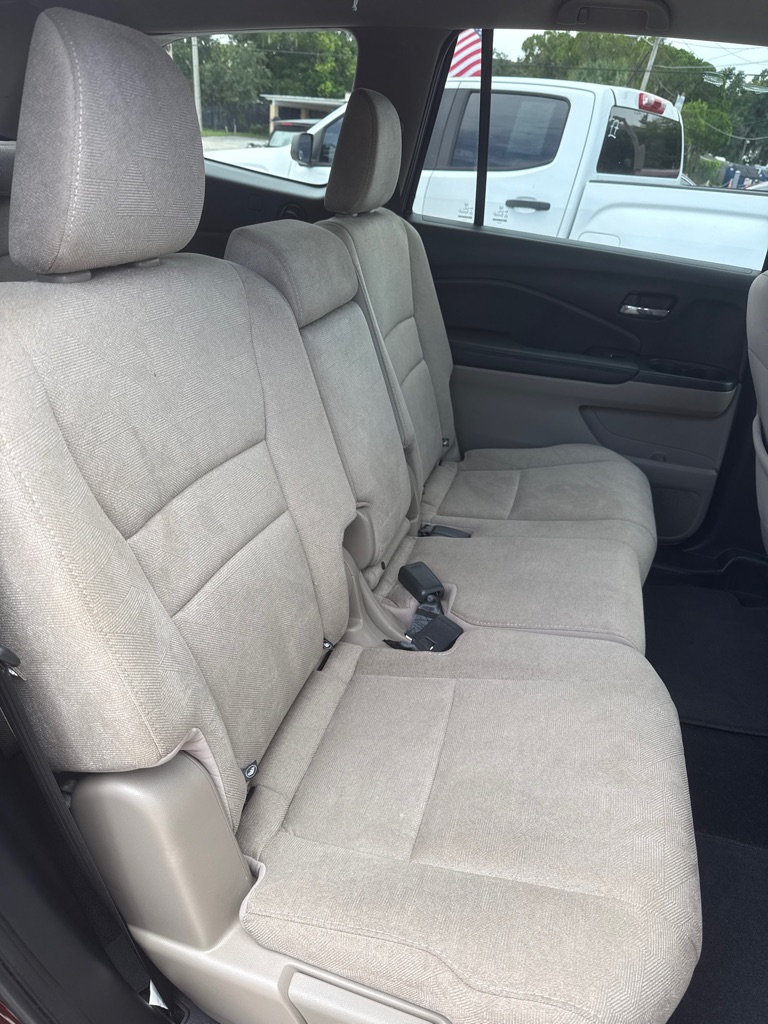 Photo 10 of this HONDA PILOT