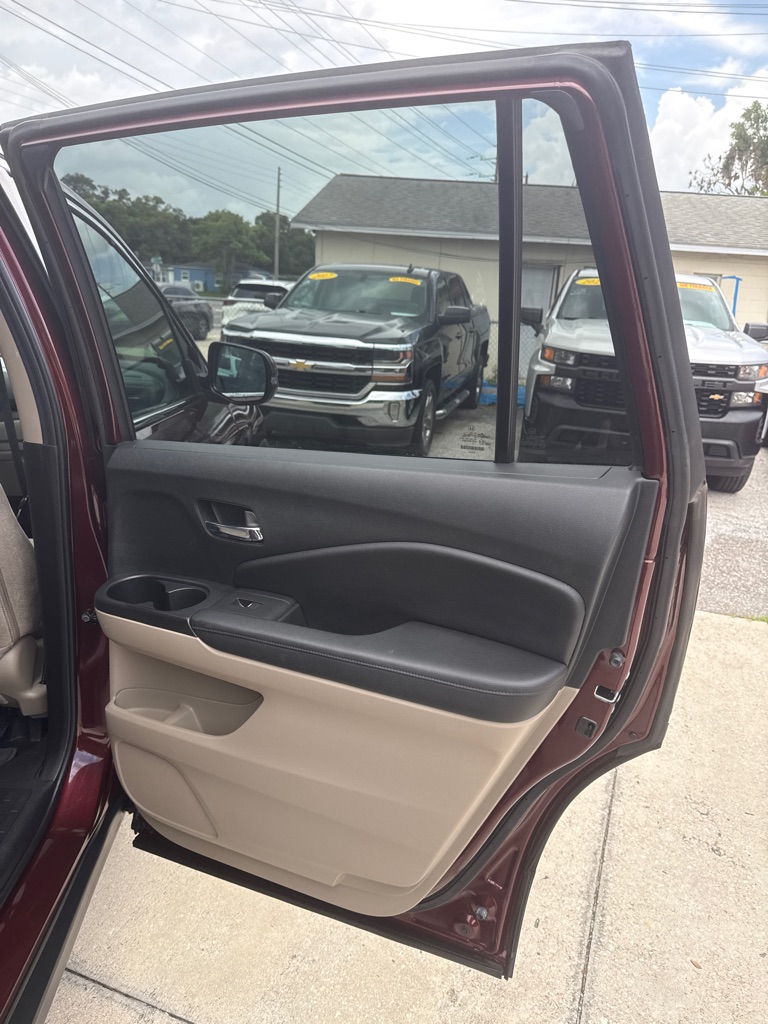 Photo 9 of this HONDA PILOT