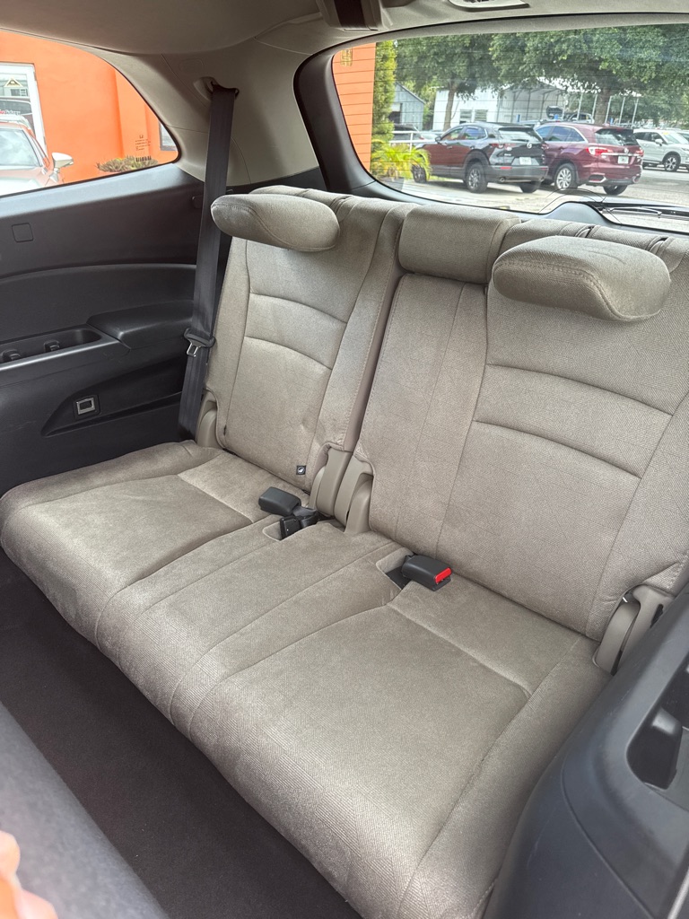 Photo 23 of this HONDA PILOT