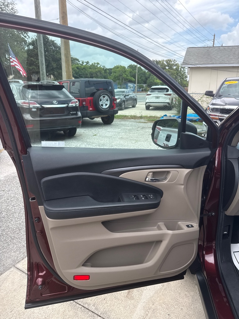 Photo 24 of this HONDA PILOT
