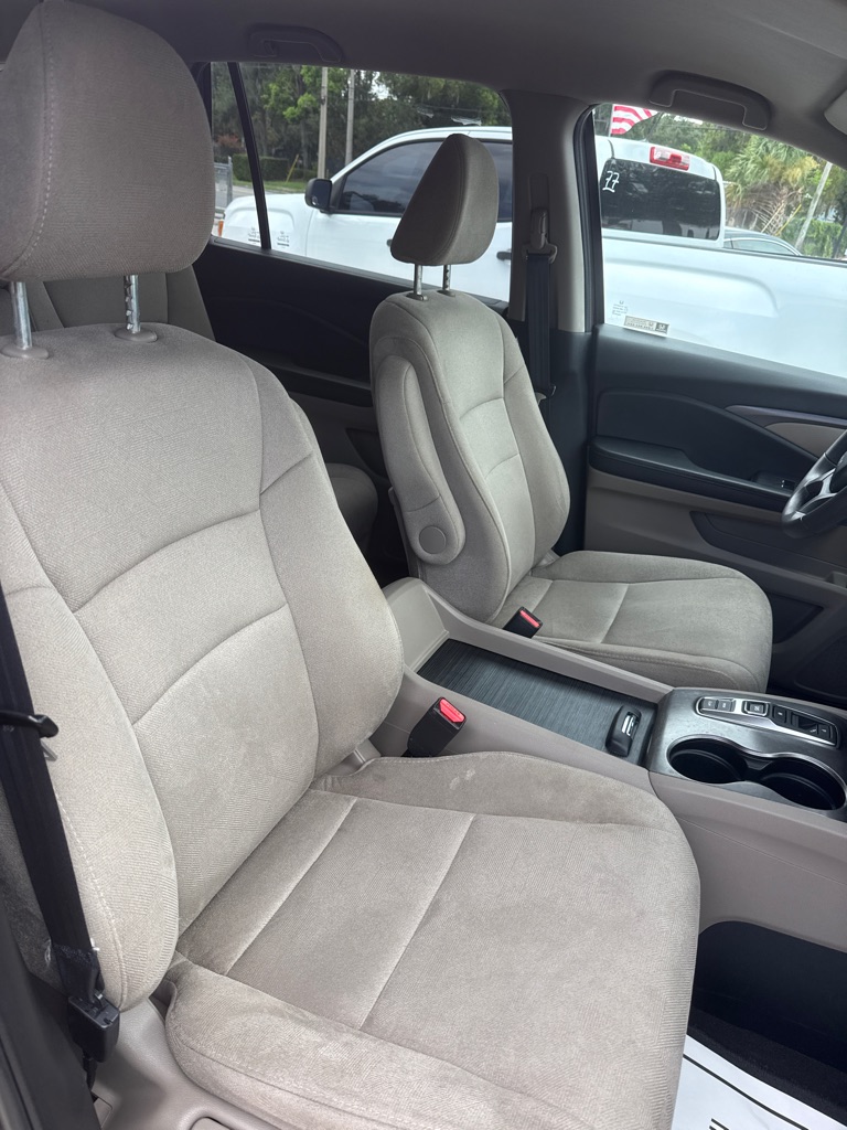 Photo 7 of this HONDA PILOT